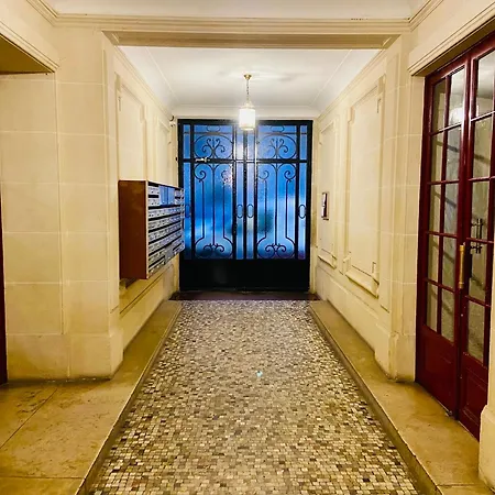 Tour Eiffel Jardin Privatif Appartement Parijs